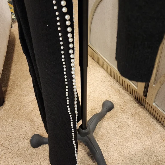 J Renee Boutique Sweater 2 pc Pants set with Pearls - Picture 3 of 6